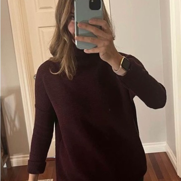Super cozy Maroon ribbed tunic, perfect with jeans or leggings - Picture 2 of 3